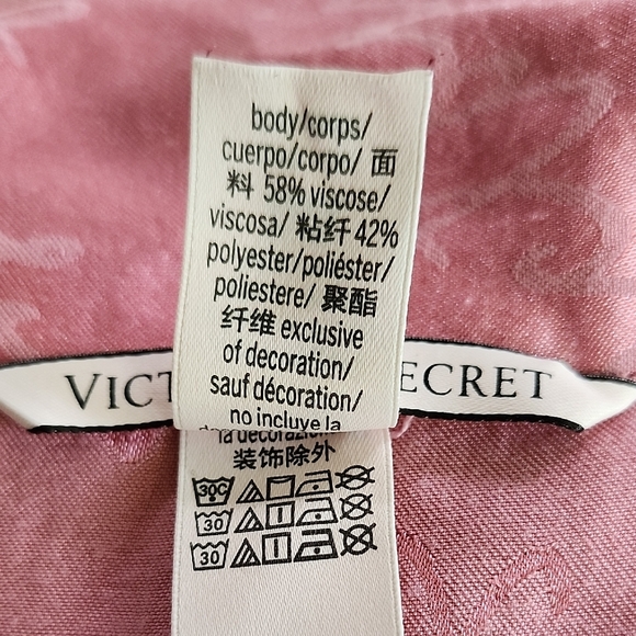 Victoria’s Secret Pink Satin Pajama Romper Size Small - Picture 9 of 9